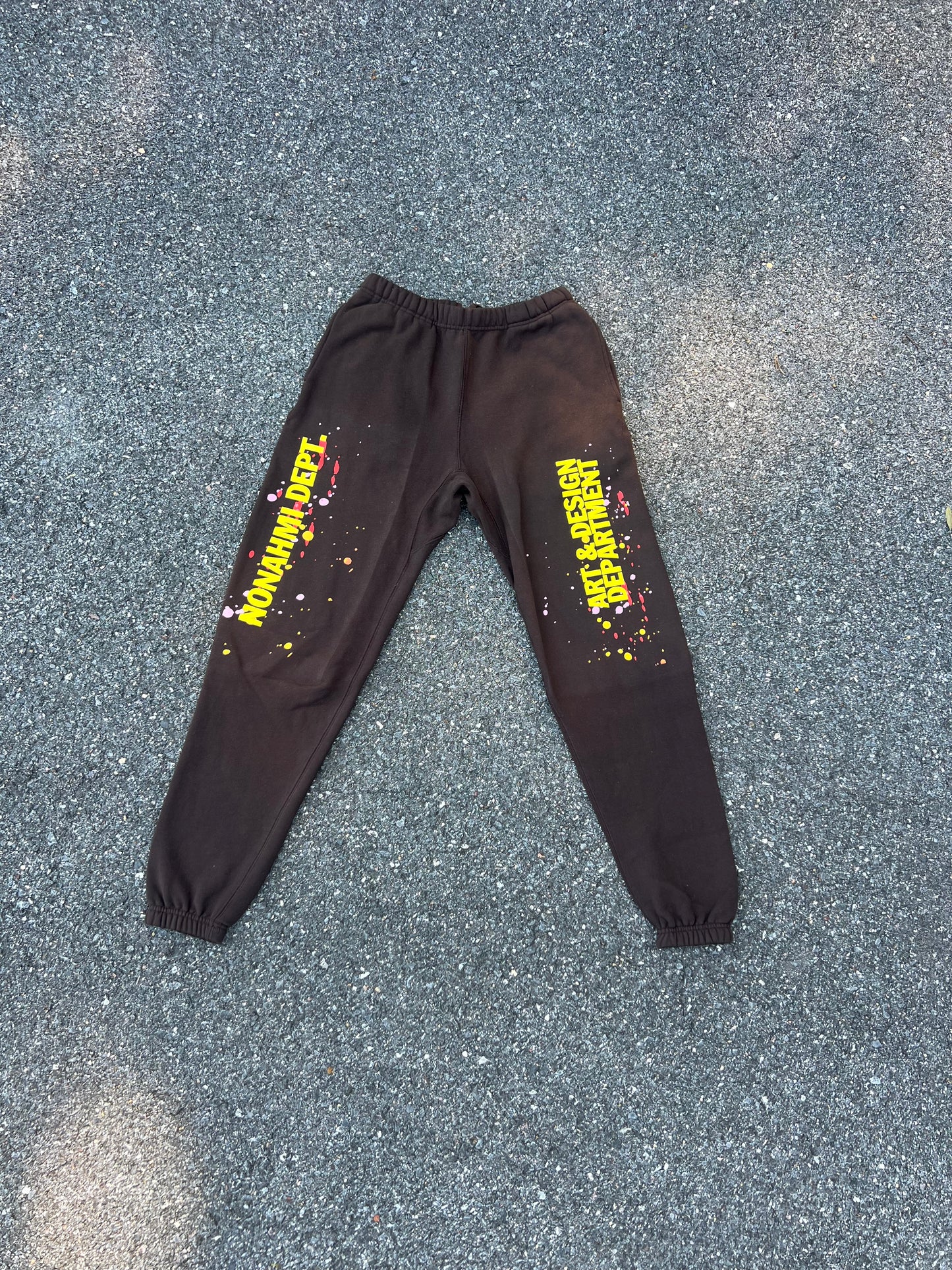 Nonahmi “Art&Design” Sweatpants in Brown