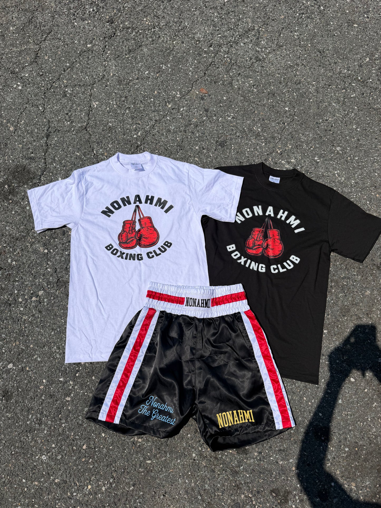 Nonahmi Boxing Club set in white