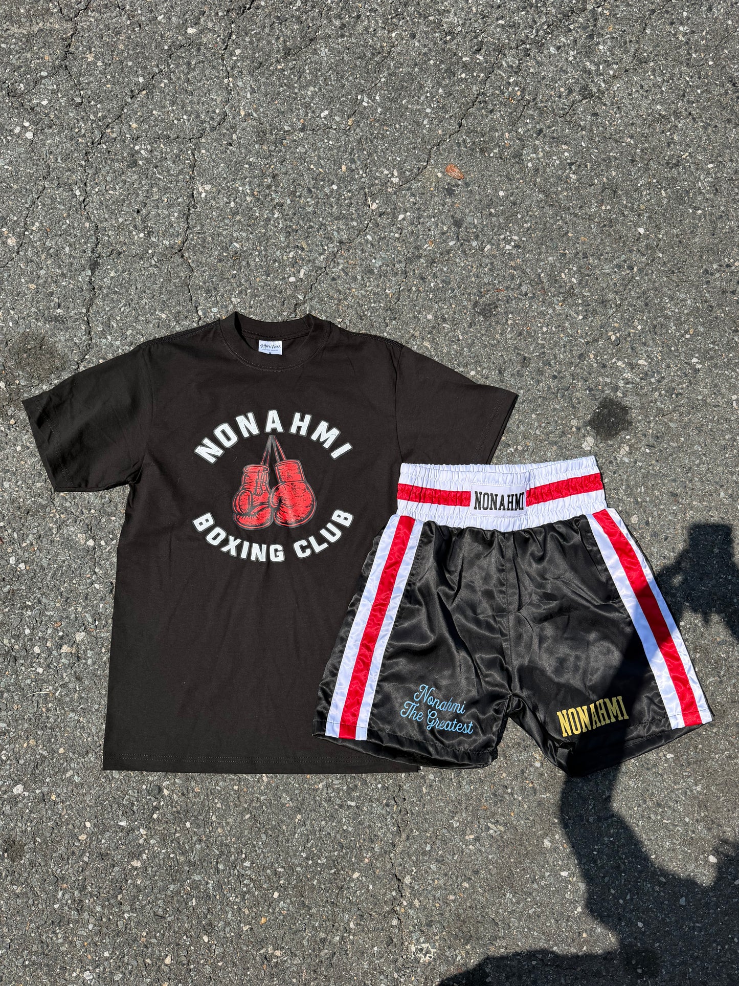 Nonahmi Boxing Club set in black