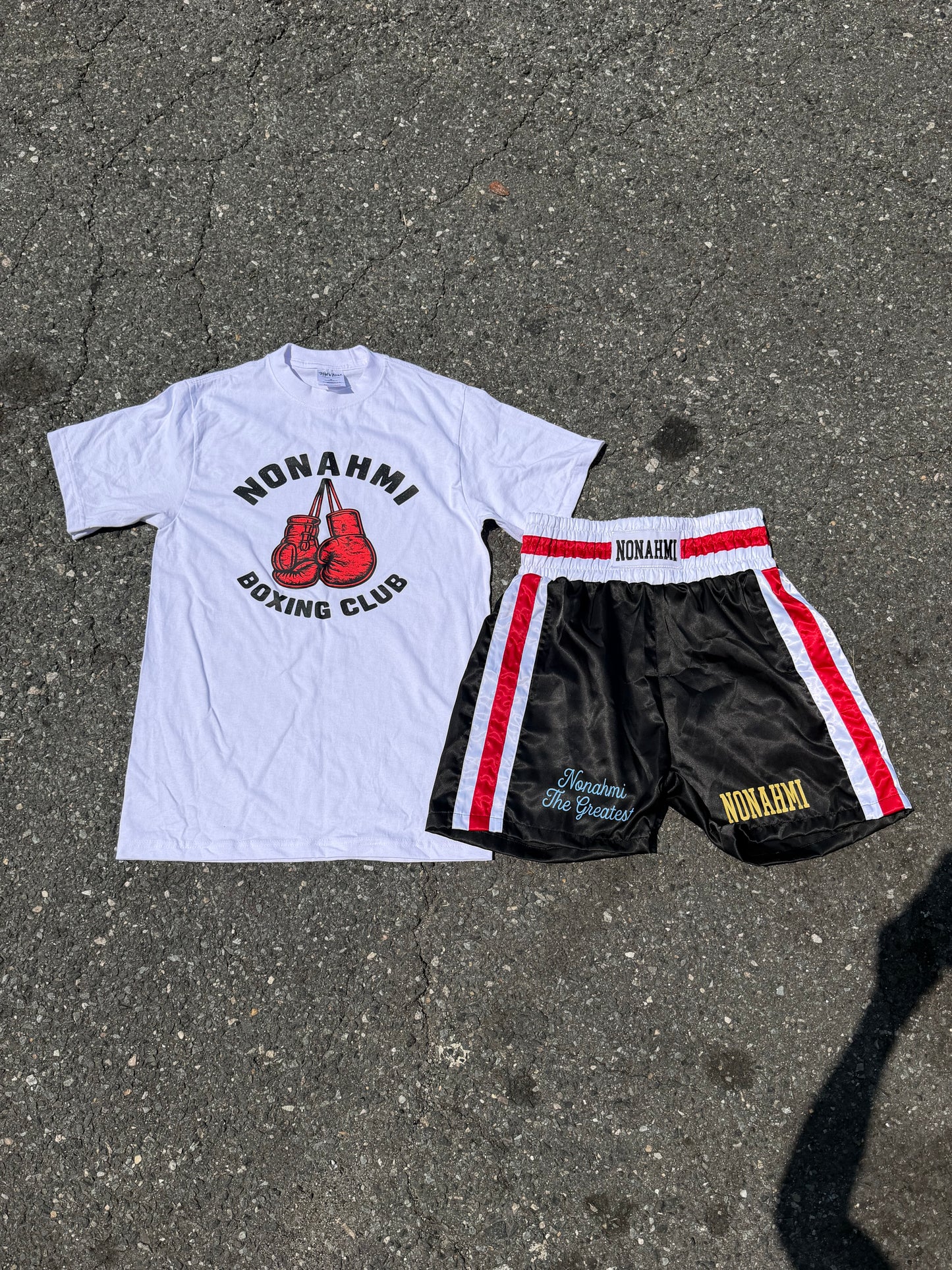 Nonahmi Boxing Club set in white