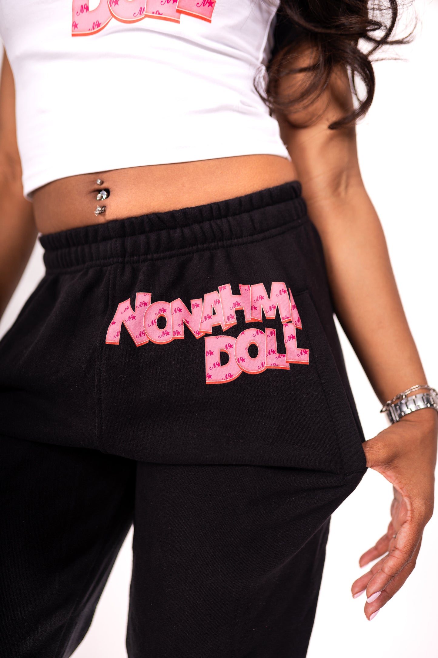 Nonahmi women’s “Nonahmi Doll” set in black