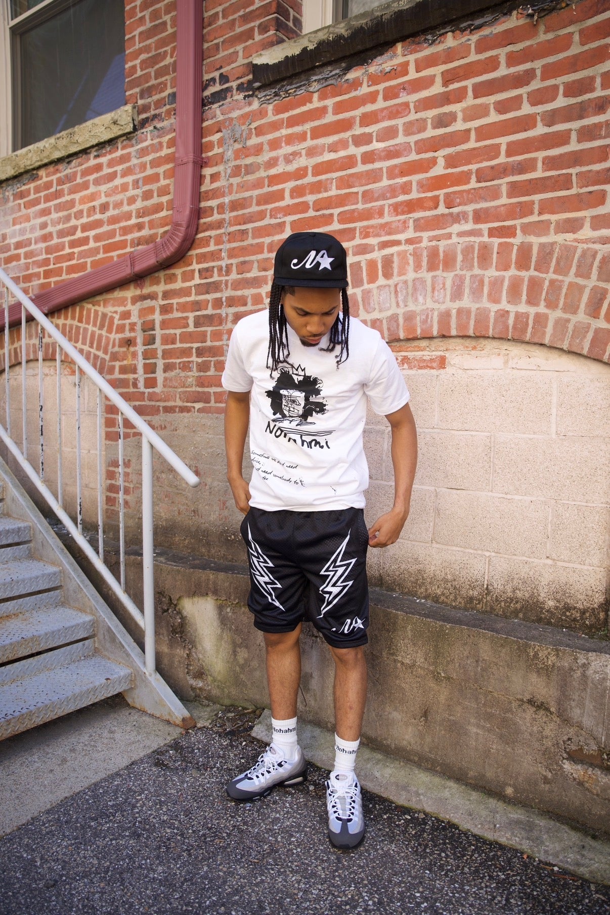 Nonahmi black short set