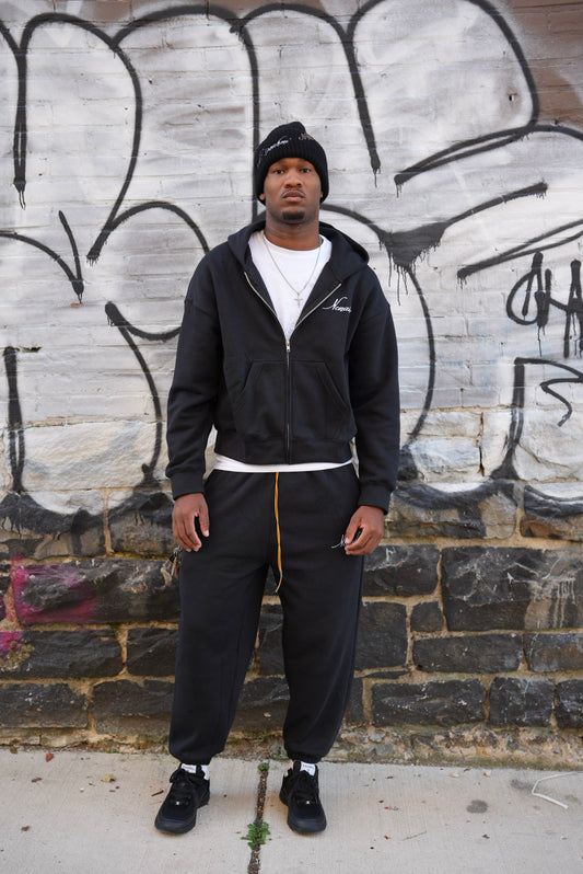 Essential Sweatsuit in black