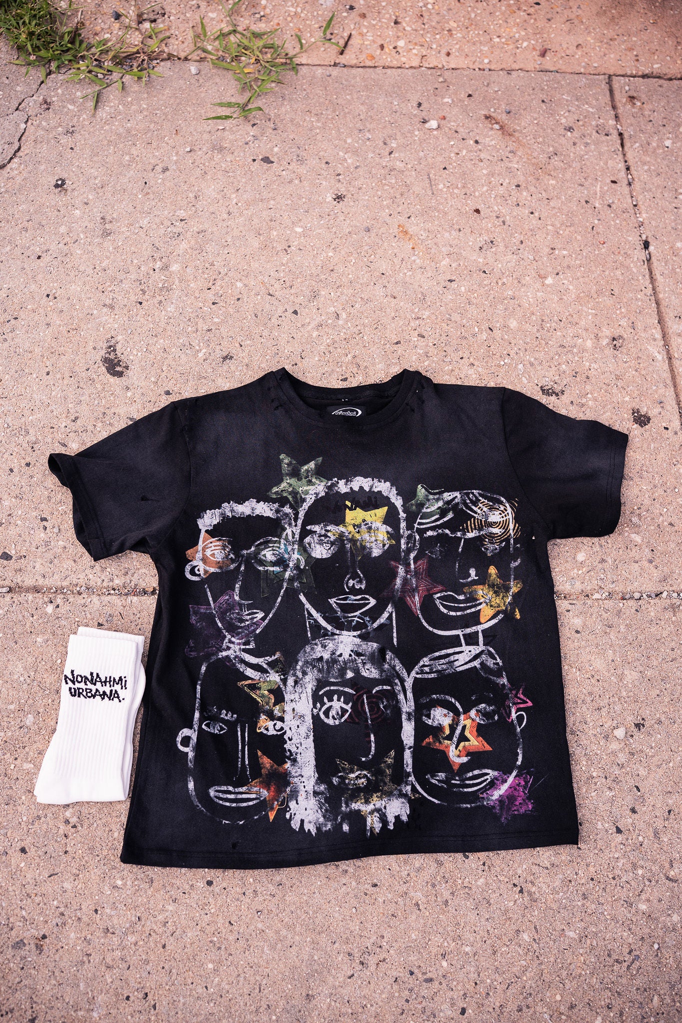 Nonahmi “Face Shaped” shirt with socks