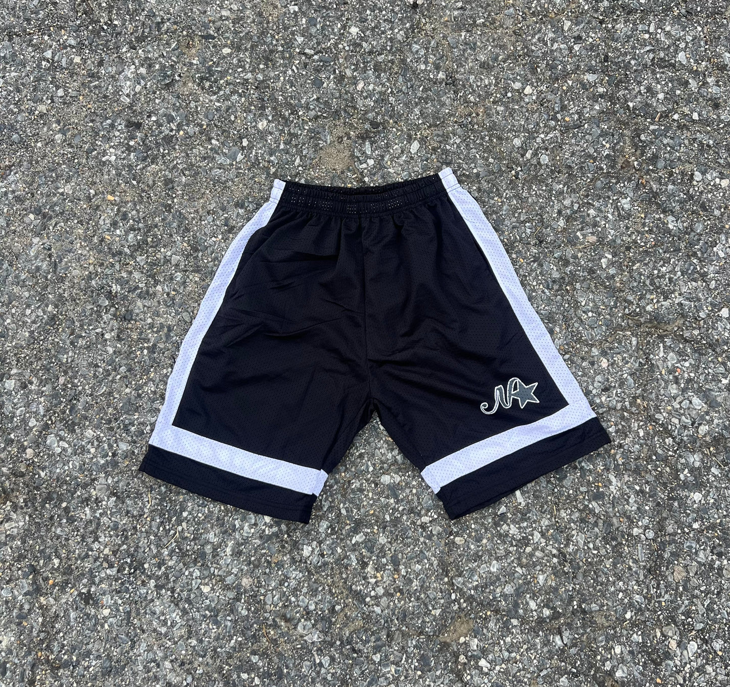 Nonahmi “eye for an eye” short set